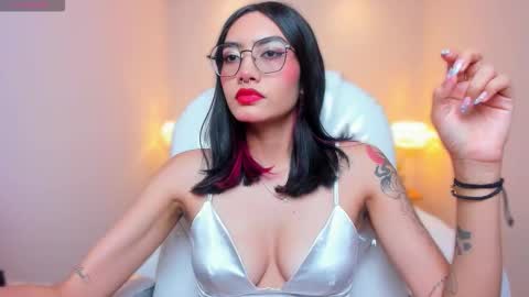 Azura online show from March 2026 07:17:01 PM