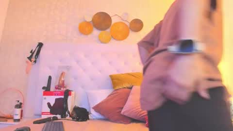 Snapshot of b3k_afrodict chatting on October 2025 03:43:01 AM Anny online show from October 2025 03:43:01 AM