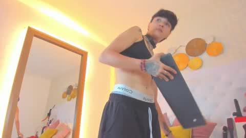 Snapshot of b3k_afrodict chatting on November 2025 04:22:01 AM Anny online show from November 2025 04:22:01 AM