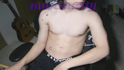 b4nnysturntoo online show from December 2025 07:45:02 AM