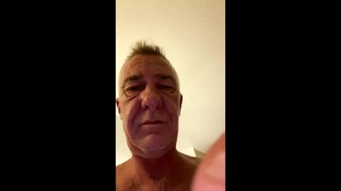 Snapshot of b_benito chatting on October 2025 09:32:02 PM benito online show from October 2025 09:32:02 PM