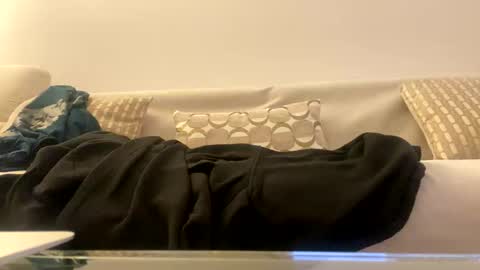 Snapshot of b_benito chatting on December 2025 08:40:01 PM benito online show from December 2025 08:40:01 PM