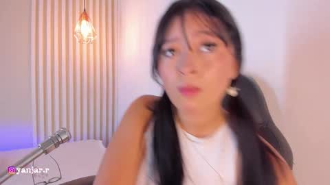 Katty  online show from November 2025 01:21:02 PM