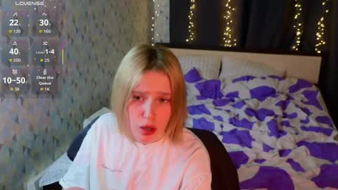 Snapshot of babees_eva chatting on April 2026 07:07:02 PM Sweety Eva online show from April 2026 07:07:02 PM