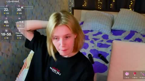 Snapshot of babees_eva chatting on April 2026 01:35:01 PM Sweety Eva online show from April 2026 01:35:01 PM