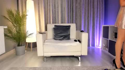 Lisa online show from September 2025 04:03:01 AM