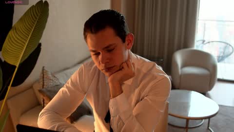 Luna and Medina online show from February 2026 01:51:01 PM