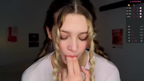 Ruth online show from September 2025 08:25:01 PM