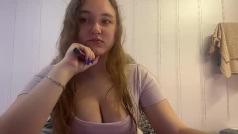 Snapshot of babyblissxx chatting on October 2025 10:44:02 PM Katerina online show from October 2025 10:44:02 PM
