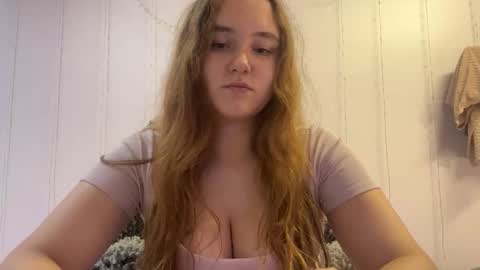 Snapshot of babyblissxx chatting on October 2025 09:59:01 PM Katerina online show from October 2025 09:59:01 PM
