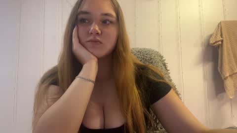 Snapshot of babyblissxx chatting on November 2025 09:59:02 PM Katerina online show from November 2025 09:59:02 PM