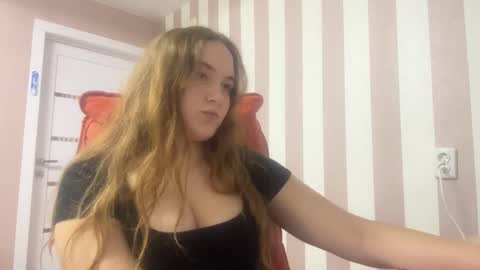 Snapshot of babyblissxx chatting on December 2025 08:14:01 PM Katerina online show from December 2025 08:14:01 PM