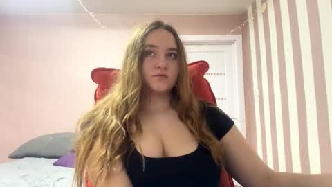 Snapshot of babyblissxx chatting on January 2026 11:52:02 PM Katerina online show from January 2026 11:52:02 PM