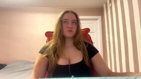 Snapshot of babyblissxx chatting on January 2026 10:26:01 PM Katerina online show from January 2026 10:26:01 PM