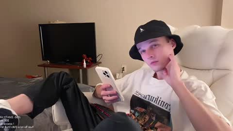 Snapshot of babyfacenorth chatting on December 2024 02:31:01 AM Big cock boy online show from December 2024 02:31:01 AM
