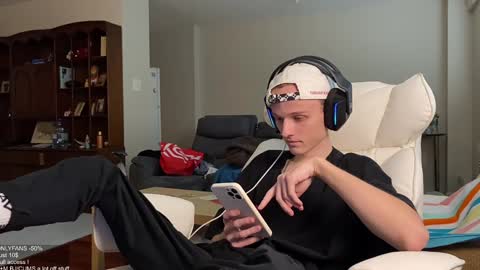 Snapshot of babyfacenorth chatting on December 2024 04:47:01 PM Big cock boy online show from December 2024 04:47:01 PM