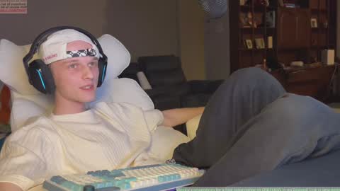 Snapshot of babyfacenorth chatting on January 2025 10:40:01 PM Big cock boy online show from January 2025 10:40:01 PM