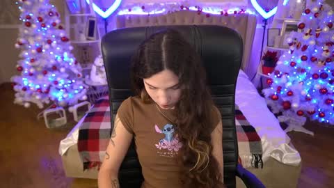 Snapshot of babyflowerr chatting on December 2024 08:14:02 PM Sasha online show from December 2024 08:14:02 PM