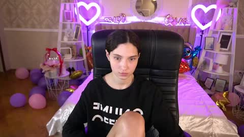 Snapshot of babyflowerr chatting on February 2025 05:51:01 AM Sasha online show from February 2025 05:51:01 AM