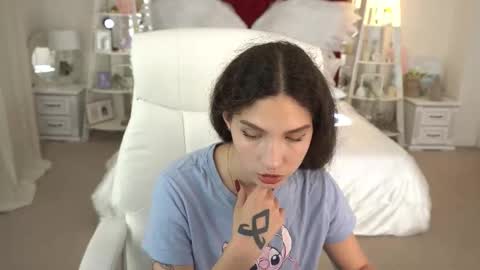 Snapshot of babyflowerr chatting on September 2025 07:25:01 PM Sasha online show from September 2025 07:25:01 PM