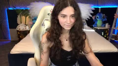 Snapshot of babyflowerr chatting on October 2025 06:52:01 PM Sasha online show from October 2025 06:52:01 PM