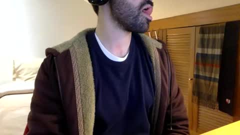 Tom A.    online show from February 2025 09:52:01 PM