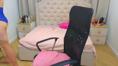 Angela online show from February 2025 04:33:01 PM