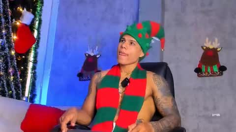 Snapshot of bad_boytoh chatting on December 2025 12:43:01 PM bad_boytoh online show from December 2025 12:43:01 PM