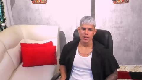 Snapshot of bad_boytoh chatting on December 2025 12:33:02 PM bad_boytoh online show from December 2025 12:33:02 PM