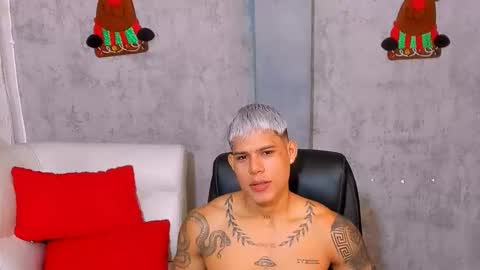 Snapshot of bad_boytoh chatting on December 2025 12:45:01 PM bad_boytoh online show from December 2025 12:45:01 PM