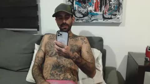 Snapshot of badcouple_ chatting on September 2025 12:36:02 AM BadCouple  online show from September 2025 12:36:02 AM