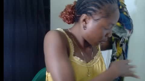 Snapshot of baddiebitchx chatting on April 2026 10:07:02 PM baddiebitchx online show from April 2026 10:07:02 PM