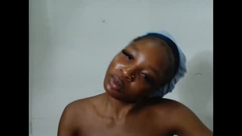 Snapshot of baddiebitchx chatting on May 2026 10:27:02 PM baddiebitchx online show from May 2026 10:27:02 PM