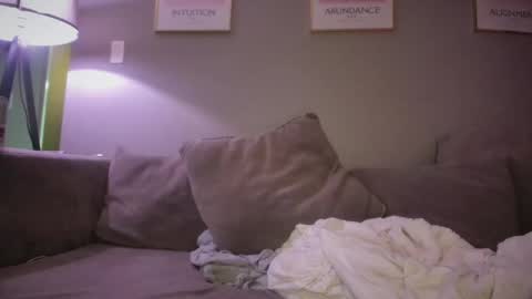 Jade online show from March 2026 03:32:02 AM