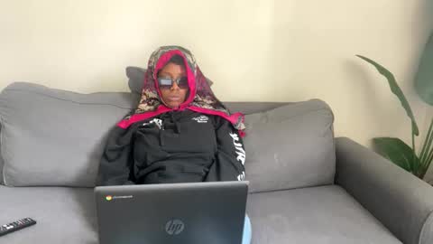 badgurldnay online show from November 2025 08:20:02 PM