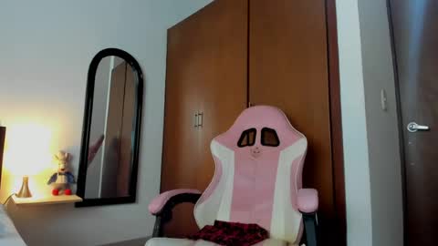 Snapshot of bailarina_atrevida chatting on June 2026 02:36:01 PM sandra online show from June 2026 02:36:01 PM