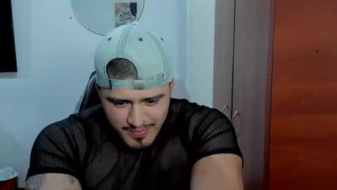 Andres -  online show from December 2025 01:32:02 AM