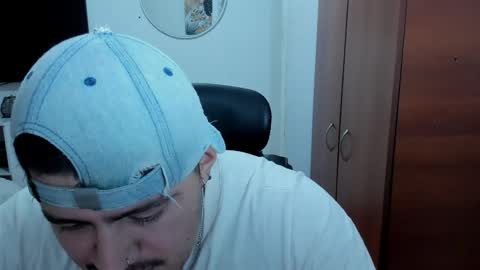 Snapshot of baltazardupont chatting on April 2026 12:29:02 PM Andres - online show from April 2026 12:29:02 PM