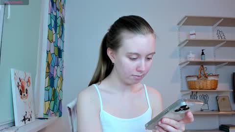 Kira online show from October 2025 05:03:01 PM