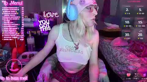 Snapshot of bambibimbosparkles chatting on June 2026 04:15:02 AM Bambi Sparkles TS online show from June 2026 04:15:02 AM