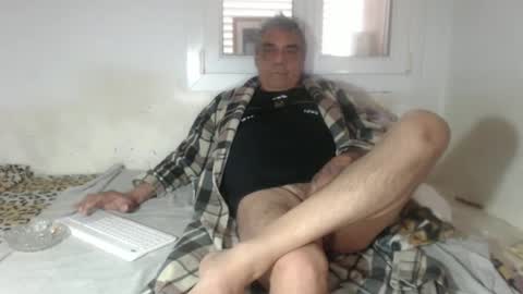 Snapshot of bambino6060 chatting on January 2025 01:00:01 PM bambino6060 online show from January 2025 01:00:01 PM
