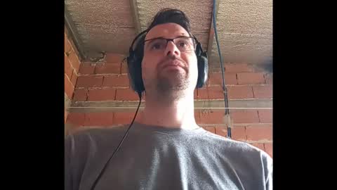 Ezequiel online show from October 2025 04:06:02 PM