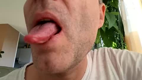 Snapshot of bananasplit1900 chatting on January 2026 01:37:02 PM bananasplit1900 online show from January 2026 01:37:02 PM