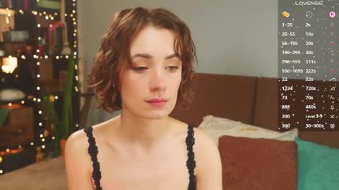 Snapshot of bananya_kitty chatting on May 2026 06:42:02 AM Ellen and online show from May 2026 06:42:02 AM
