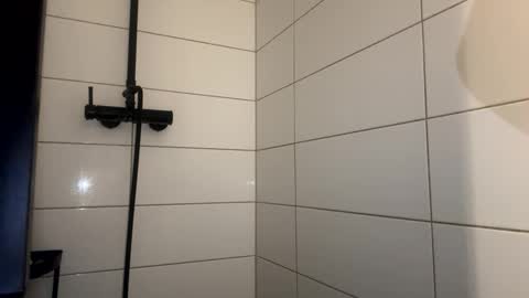 charliejones online show from October 2025 06:42:01 PM