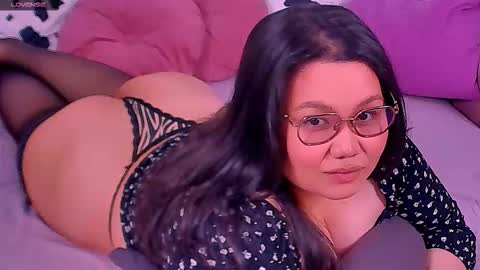 Barbie Kim online show from October 2025 06:21:01 PM