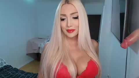 Snapshot of barbi_bentley chatting on January 2025 07:04:01 AM Barbi Bentley online show from January 2025 07:04:01 AM