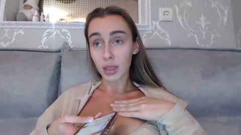 Snapshot of barbie_giirls_ chatting on October 2025 09:50:02 AM Kate online show from October 2025 09:50:02 AM