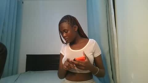 queen online show from December 2025 09:20:02 PM