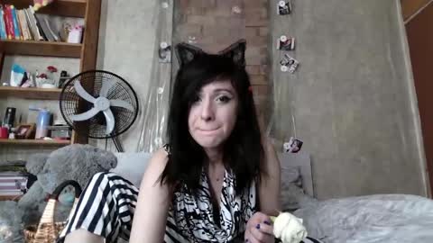 Snapshot of barbie_rococo chatting on May 2026 10:28:02 PM barbie_rococo online show from May 2026 10:28:02 PM